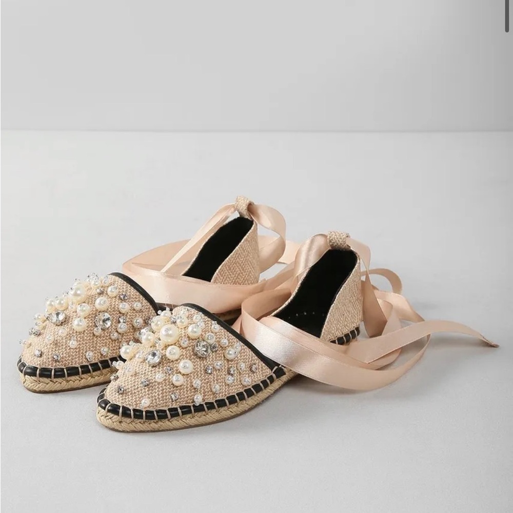 People | US8 / EU38 | Pearl-Embellished Pink Espadrille Lace-Up Flats